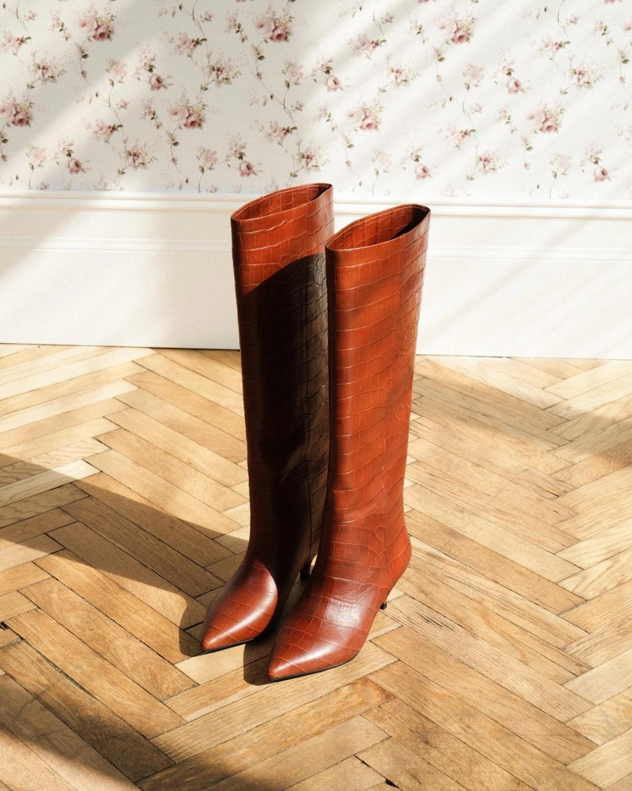 Brigitte Leather Brown Boots - Image 7