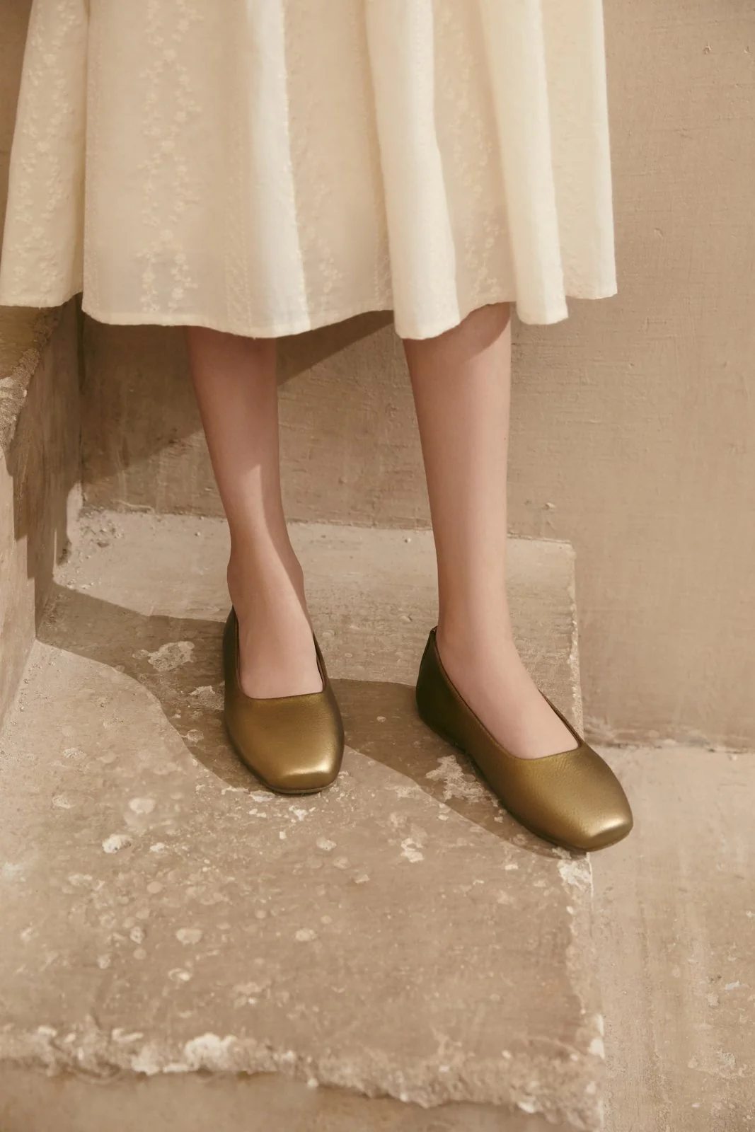 Ember Gold Flats - Image 3
