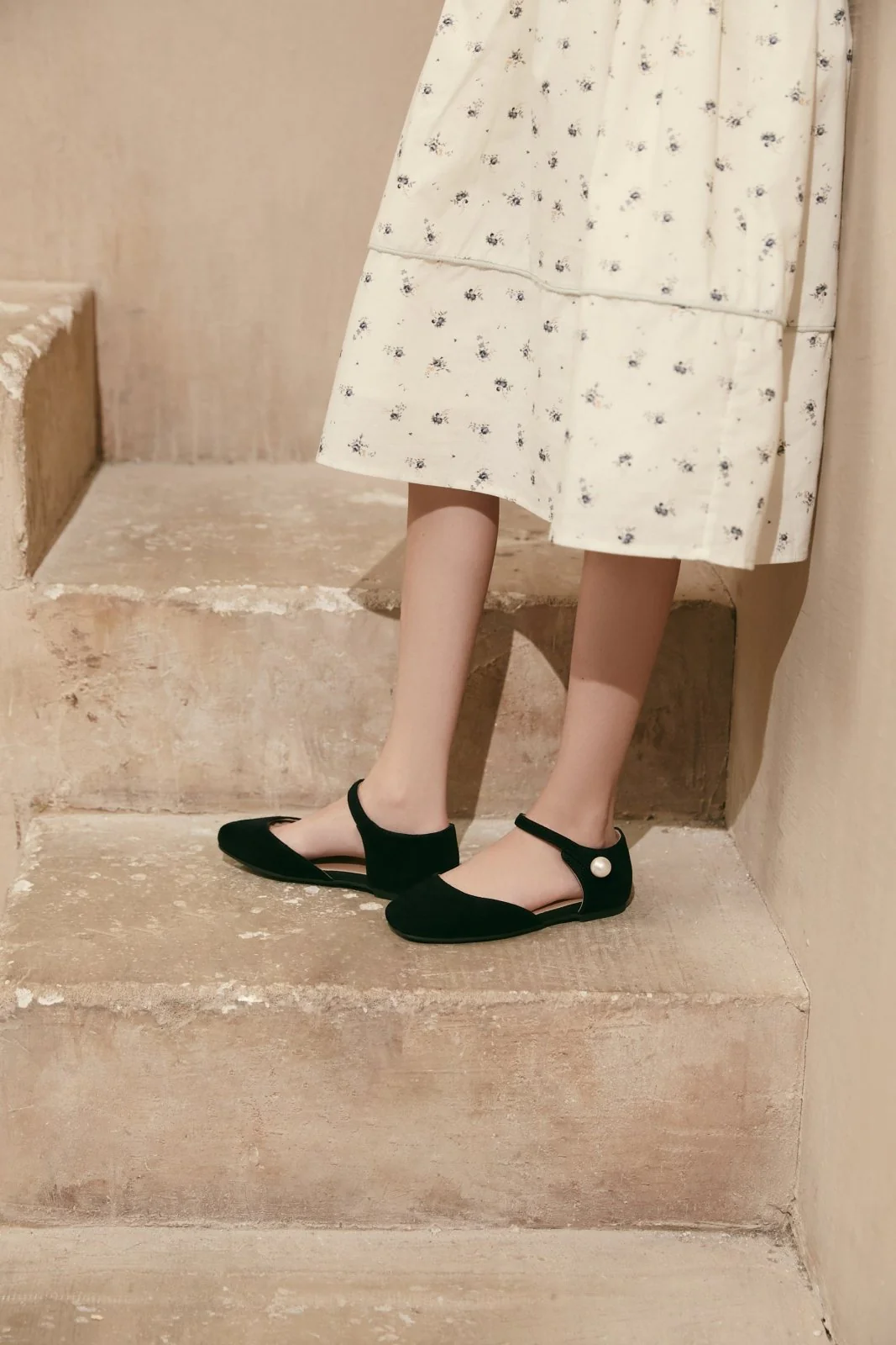 Libby Suede Black Flats - Image 4