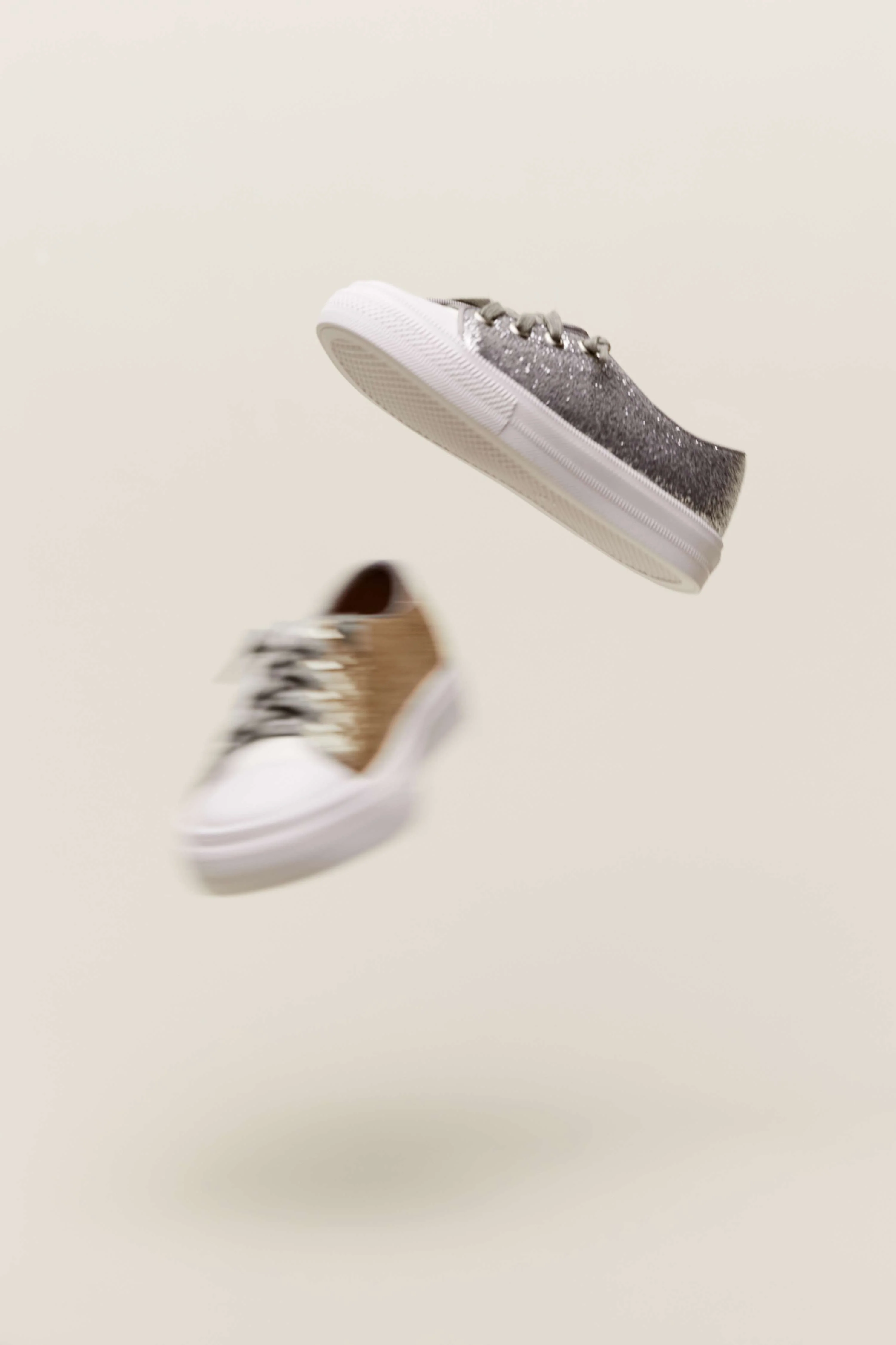 Marcy Silver/ White/ Gold Sneakers - Image 3