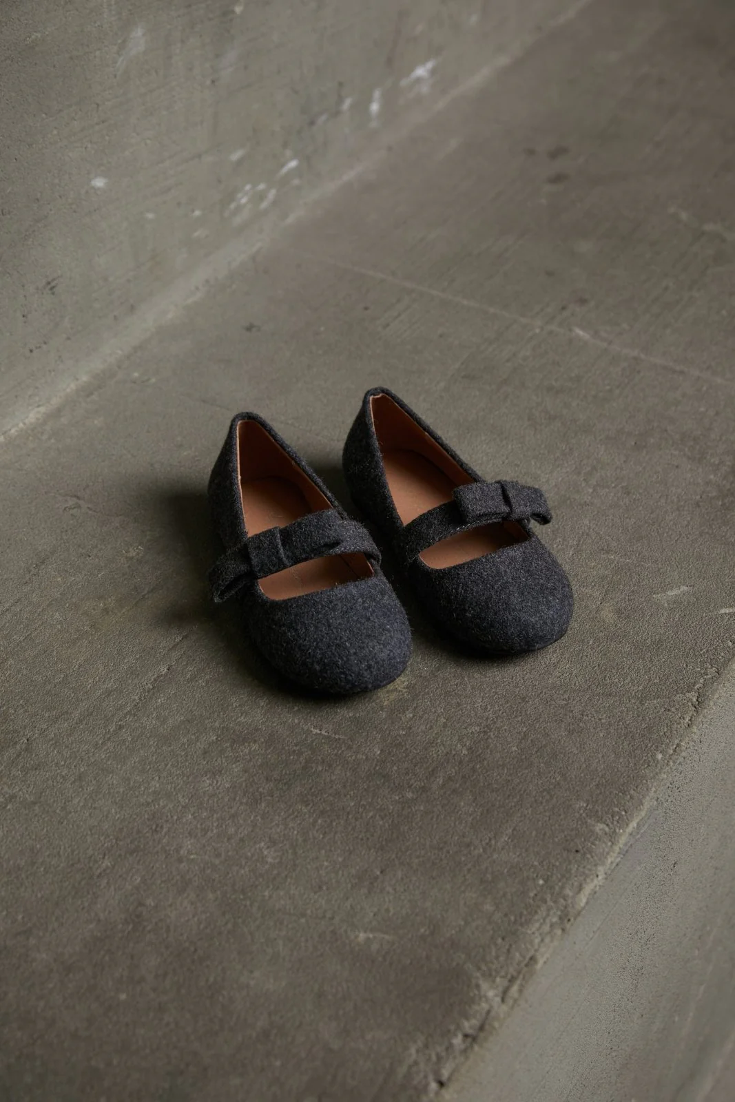 Mia Wool Dark Grey Shoes - Image 3